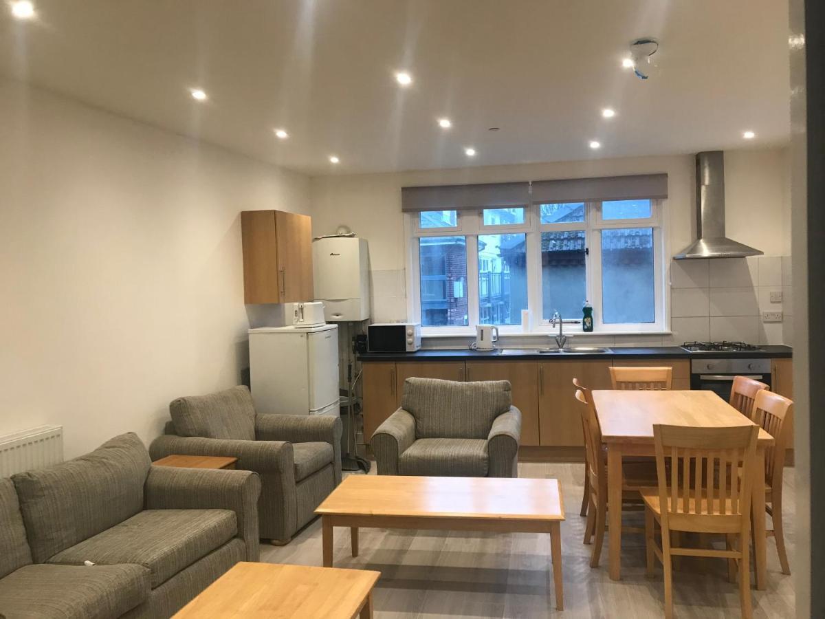 Spacious Entire Two Double Bedrooms Flat, N 3 Apartment *