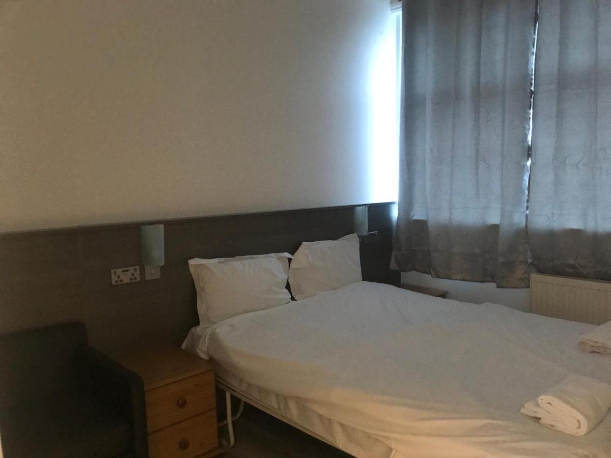 Spacious Entire Two Double Bedrooms Flat, N 3 Apartment Great Yarmouth