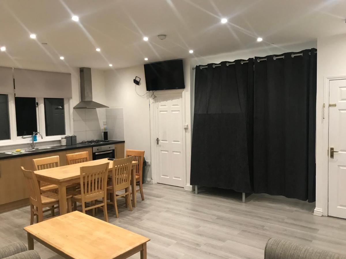 Apartment Spacious Entire Two Double Bedrooms Flat, N 3 *